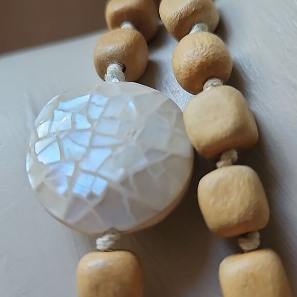 38" Vintage Natural Wood & Mother of Pearl Beaded Necklace - Picture 6 of 8